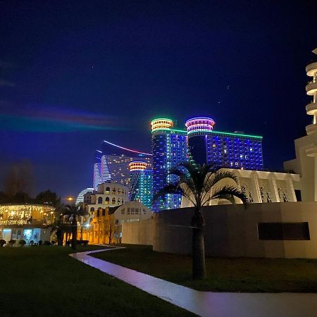Sea Towers 2 Room Apartment Batumi Luaran gambar